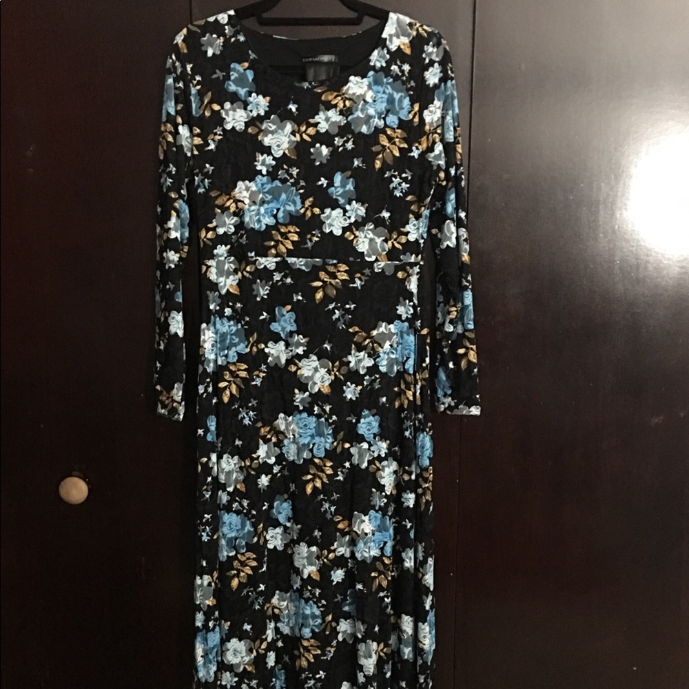 Floral and lace Turkish dress.